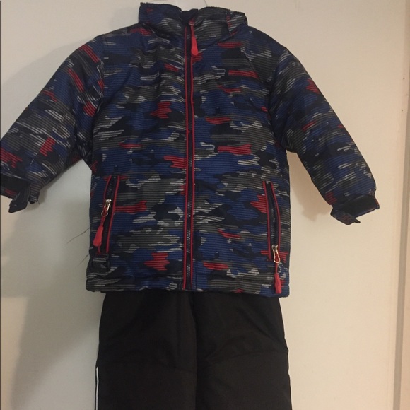 Boys snowsuit - Picture 1 of 1